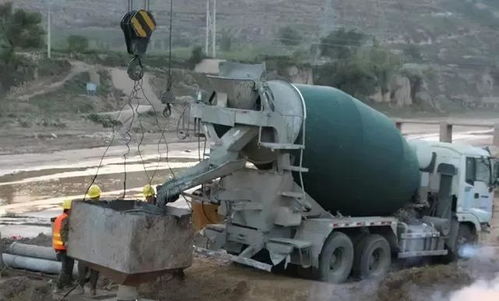 不能向混凝土里 加水 的真正原因,看完再也不隨意的加水了